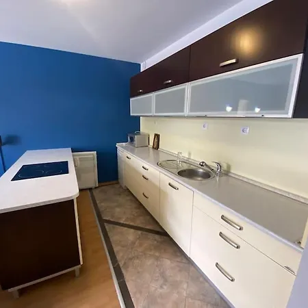 Two Bedroom In Winslow Elegance With Fireplace And South Facing Balcony * Μπάνσκο