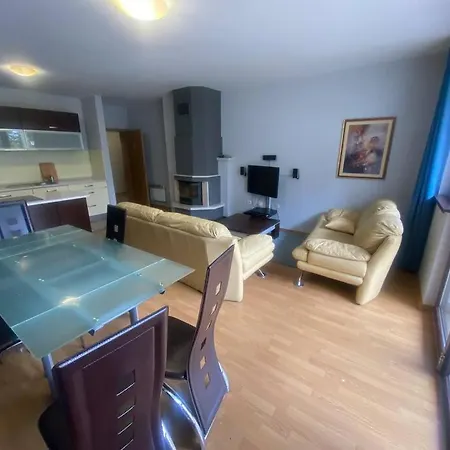 Apartamento Two Bedroom In Winslow Elegance With Fireplace And South Facing Balcony Bansko