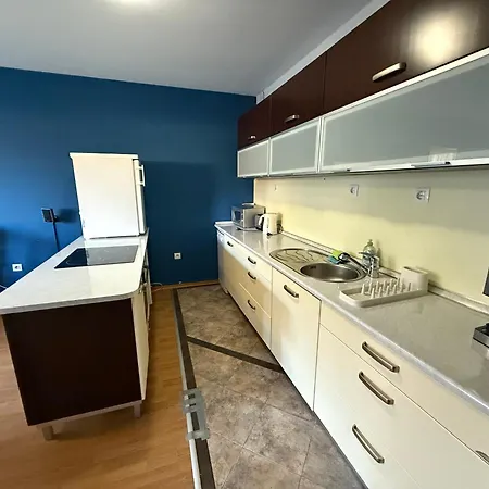Апартаменти Two Bedroom In Winslow Elegance With Fireplace And South Facing Balcony *